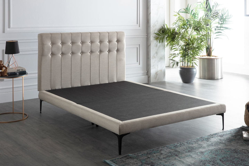 Cama Queen con plataforma en una caja, beige